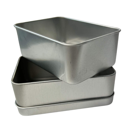 moss & pear aluminium travel soap tin with detachable draining tray. Brushed silver